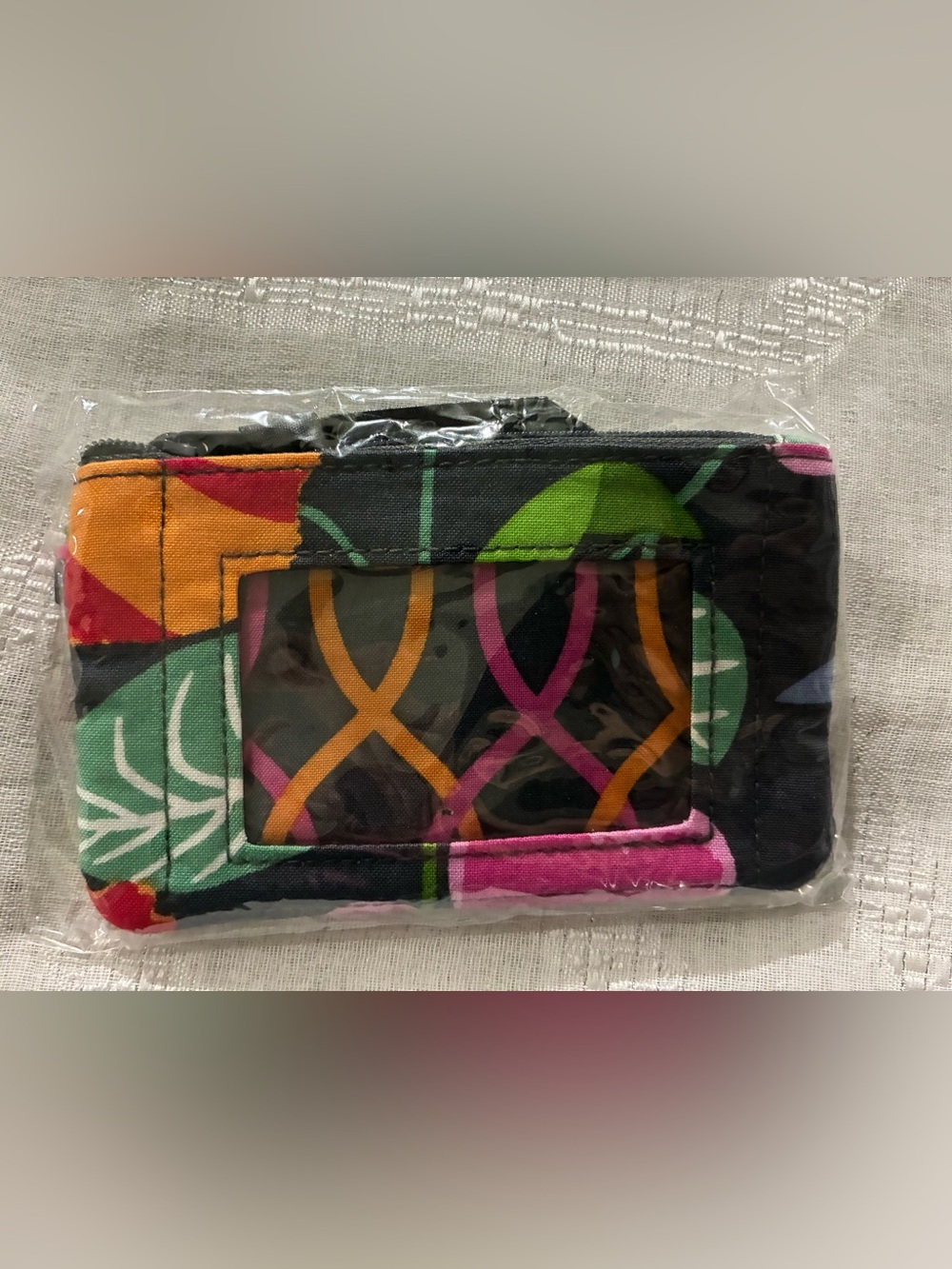 NWT Vera Bradley Zip ID Case in Jazzy Blooms